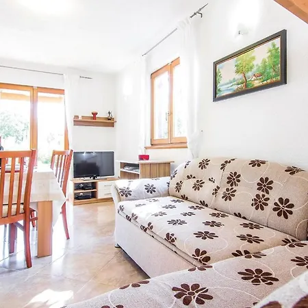 4 Bedroom Beautiful Home In Laginji * Zminj